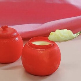 自然の甘さそのままに✨りんご園から届いた、旬のりんごを贅沢に使った❗️「りんご園よりりんごアイス」
