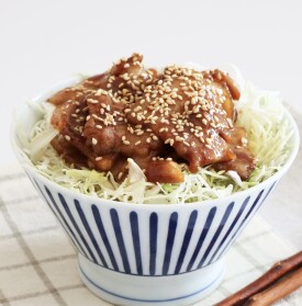 新商品❗️ 全国ご当地豚漬け祭り🐷「国産豚バラたれ漬け　里のうどん監修！藤沢・鎌倉名物バラ丼の味」