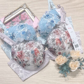 後ろ姿きれいブラ⋆.·✦ 新色入荷🦋🎀⸝⸝꙳