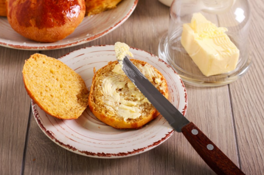 2/1(日)　牛乳から作ろうバターづくり体験・焼き立てスコーンと一緒に食べよう